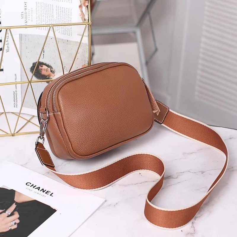 กระเป๋าสะพายข้างหนังวัวแท้ ดีไซน์ Flap เรียบหรู พร้อม 2 สายสะพาย versatile! - Image 12