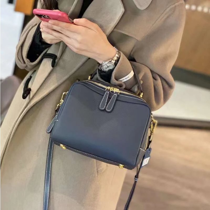 กระเป๋าหนังวัวแท้ TOGO ดีไซน์ Shell สวยหรู พร้อม 2 สายสะพาย! - Image 17