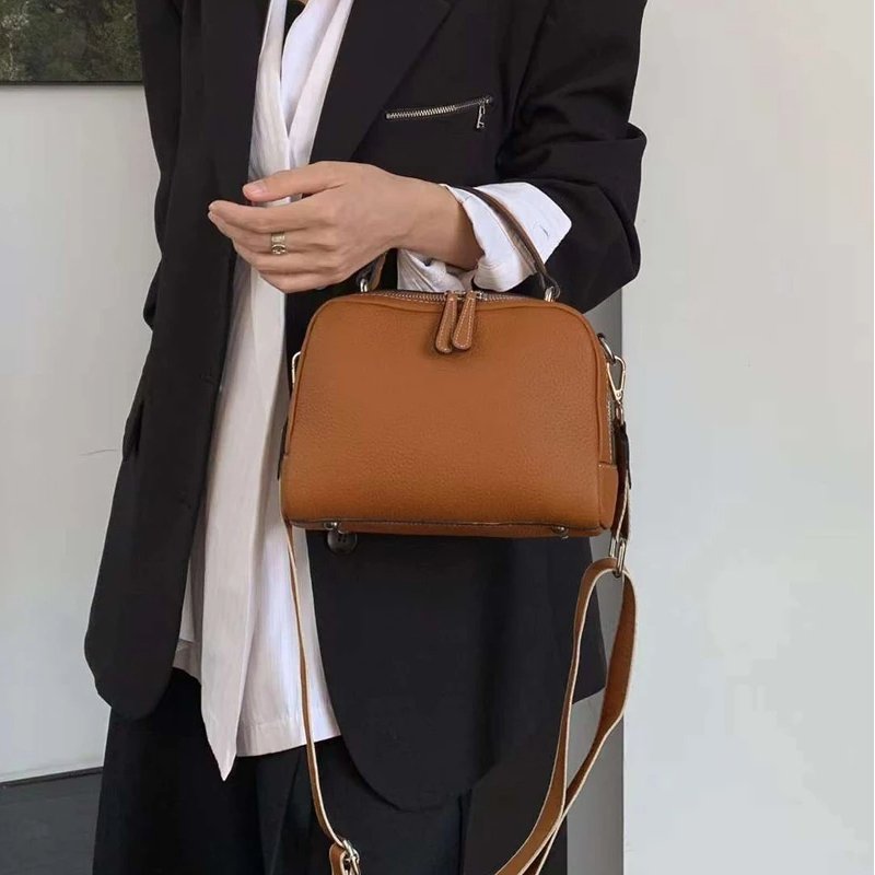 กระเป๋าหนังวัวแท้ TOGO ดีไซน์ Shell สวยหรู พร้อม 2 สายสะพาย! - Image 16