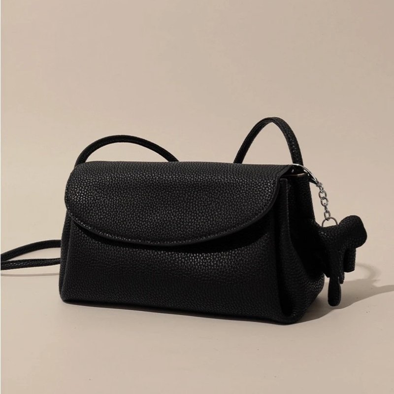 กระเป๋าสะพายข้างหนังวัวแท้ ดีไซน์ Flap สุดเก๋ ขนาดเล็กกะทัดรัด พร้อมลุยทุกวัน! - Image 6