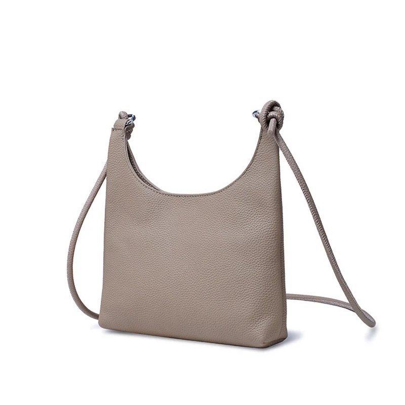 กระเป๋าสะพายข้างหนังวัวแท้ Hobo ลายตาราง ดีไซน์น่ารัก พกพาสะดวก! - Image 8