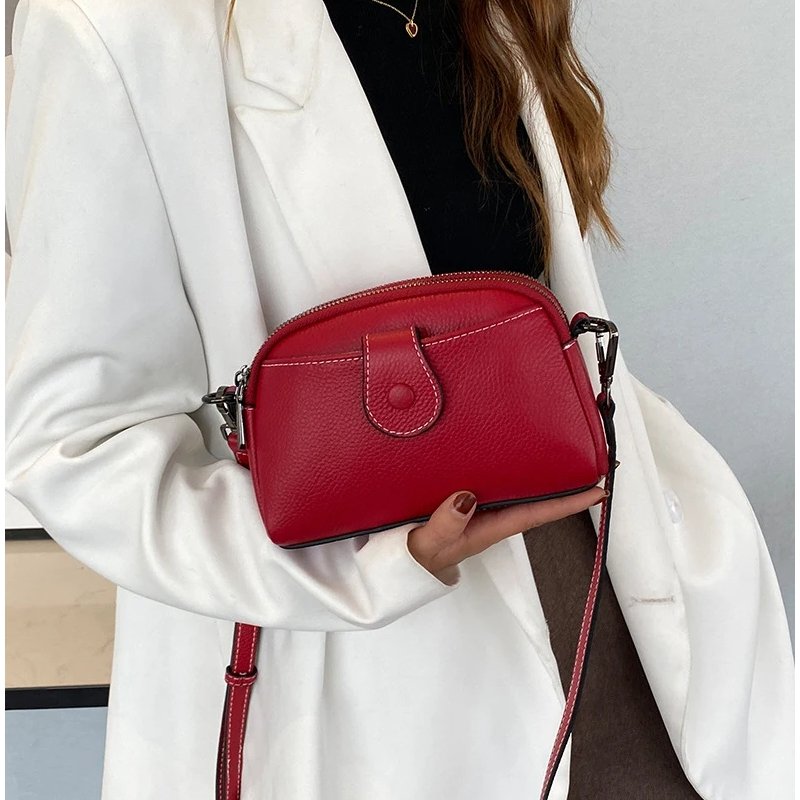 กระเป๋าสะพายข้างหนังวัวแท้ ดีไซน์ Clutches น่ารัก พร้อม 2 ช่องซิป! - Image 12