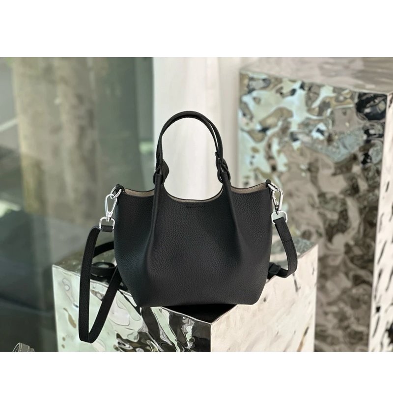 กระเป๋าสะพายข้างหนังวัวแท้ ทรง Saddle ดีไซน์คลาสสิก หรูหราเหนือกาลเวลา! - Image 11