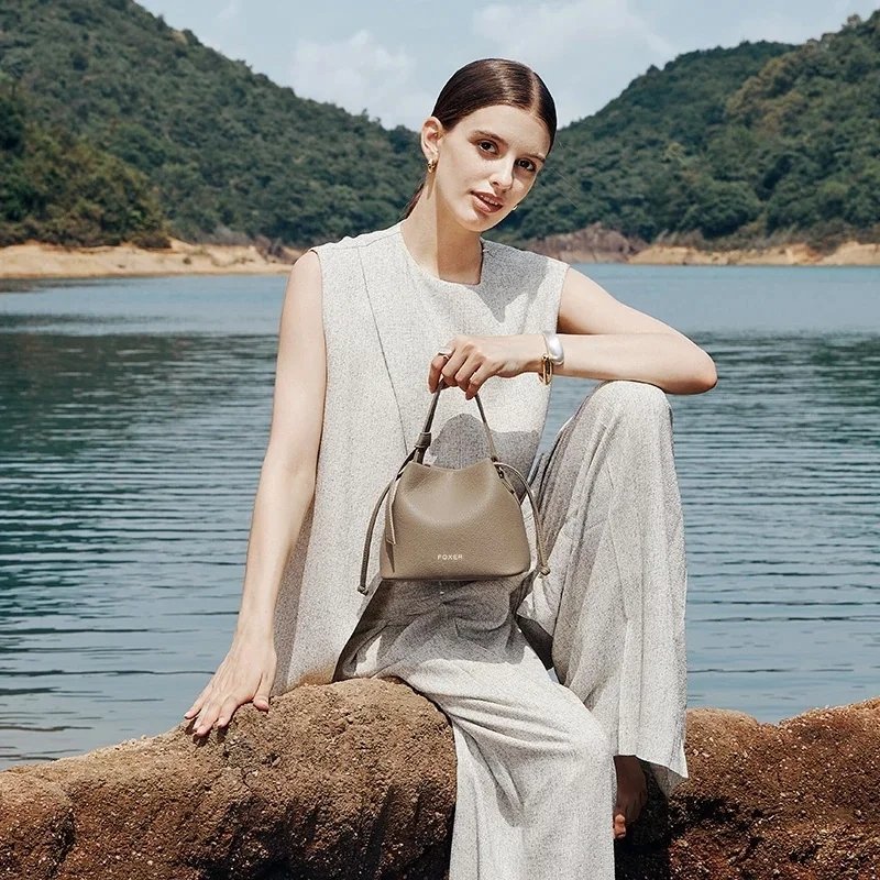 กระเป๋าถือดีไซน์คลาสสิก วัสดุ PU คุณภาพพรีเมียม สวยหรู แมทช์ได้ทุกสไตล์! - Image 14