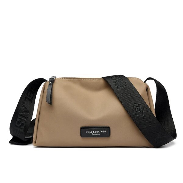 กระเป๋าสะพายข้างผ้า Oxford ดีไซน์สปอร์ต น้ำหนักเบา สายสะพายกว้าง สะดวกสบายทุกการใช้งาน!