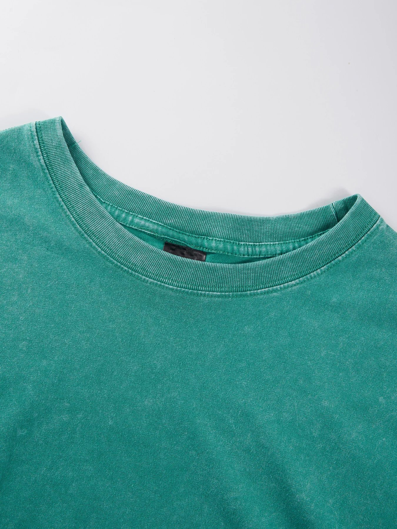 เสื้อยืดผ้าฝ้ายลาย "Happy Playing Kids" สไตล์เรโทรสุดน่ารัก ใส่สบาย ระบายอากาศดีเยี่ยม พร้อมเติมเต็มลุคให้มีเอกลักษณ์ในทุกวัน - Image 2