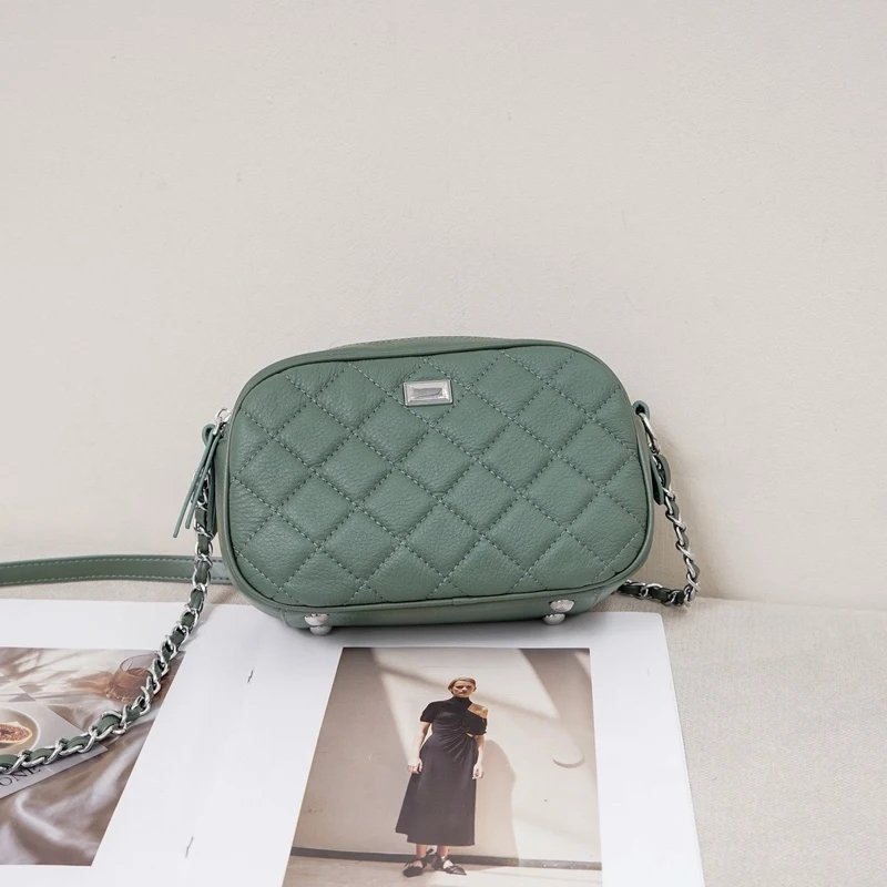 กระเป๋าสะพายไหล่หนังวัวแท้ลายสก๊อต ดีไซน์เก๋ มอบลุคทันสมัยไม่ซ้ำใคร! - Image 5