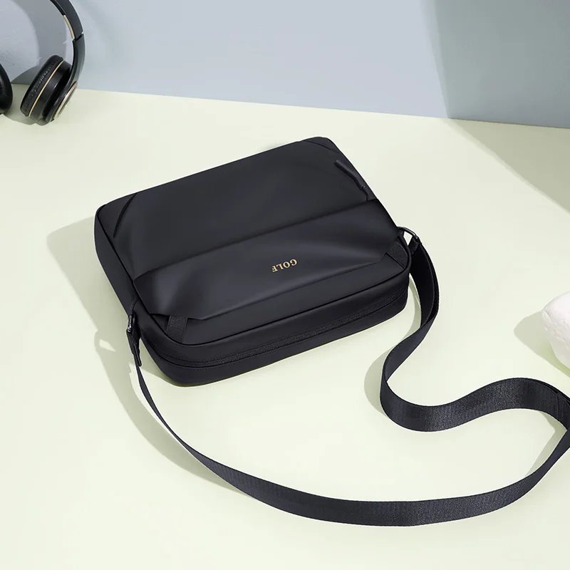 กระเป๋าสะพายข้างสำหรับผู้ชาย กันน้ำได้ ดีไซน์หรูหราทันสมัย จุ iPad Pro 11 นิ้ว พร้อมช่องเก็บของครบครัน มอบความปลอดภัยและสะดวกสบาย - Image 5