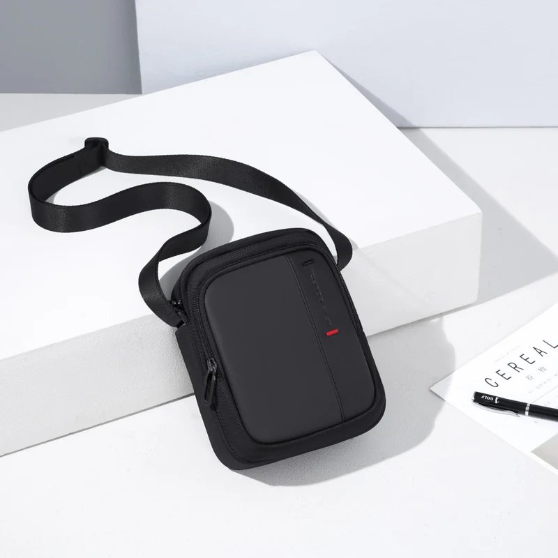 กระเป๋าสะพายข้างสำหรับผู้ชาย กันน้ำ น้ำหนักเบา ดีไซน์เรียบง่ายทันสมัย พร้อมช่องป้องกันขโมย มอบความสะดวกสบายและปลอดภัยในทุกการเดินทาง - Image 6
